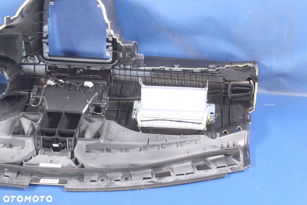 DESKA ROZDZIELCZA PODUSZKA PASAŻERA MERCEDES W251 - 11