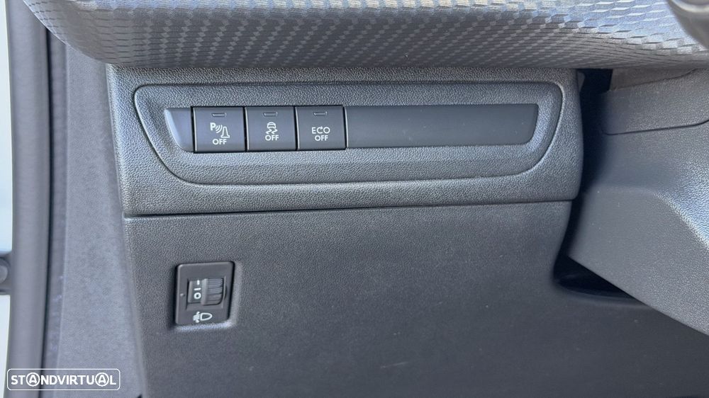 Peugeot 2008 1.2 PureTech Allure - 21