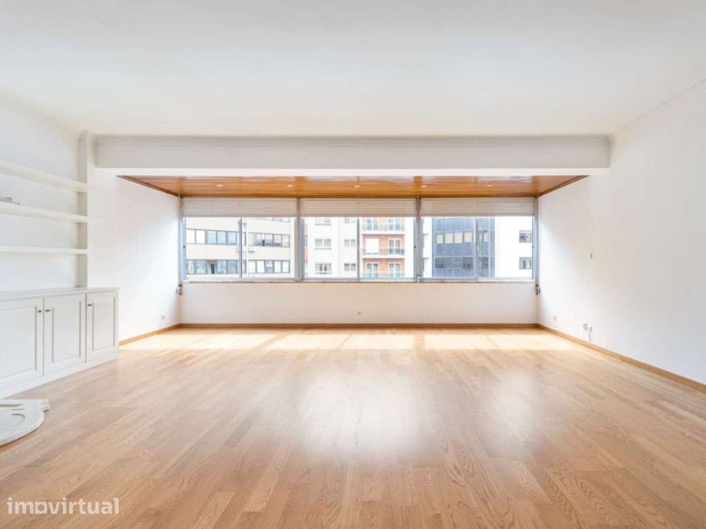 Apartamento T5 para arrendamento sem móveis no Areeiro - Grande imagem: 2/25