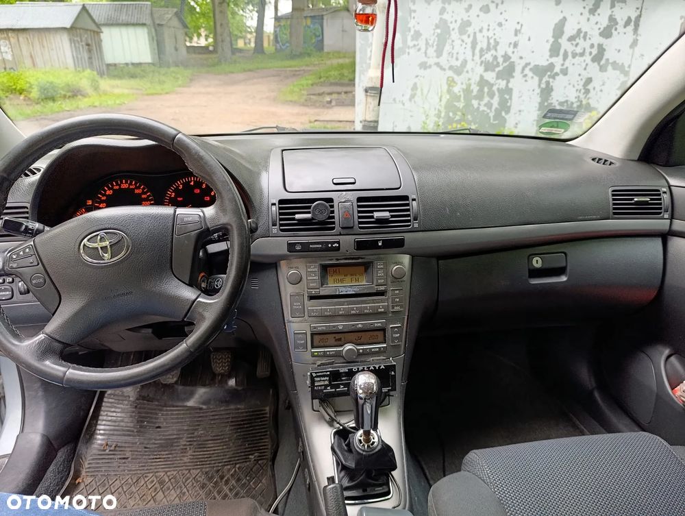 Toyota Avensis 1.8 VVT-i Combi - 5