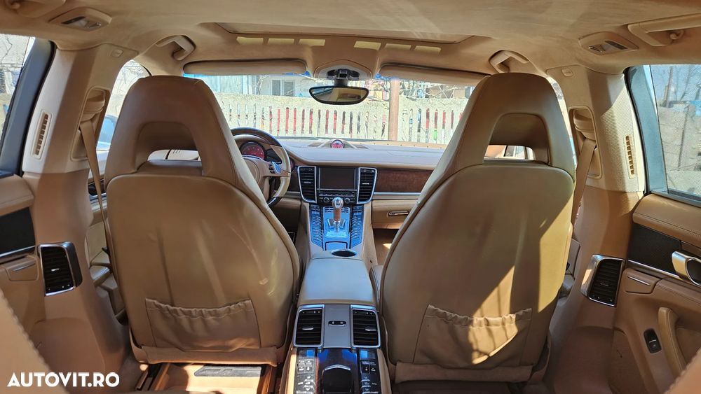 Porsche Panamera - 18