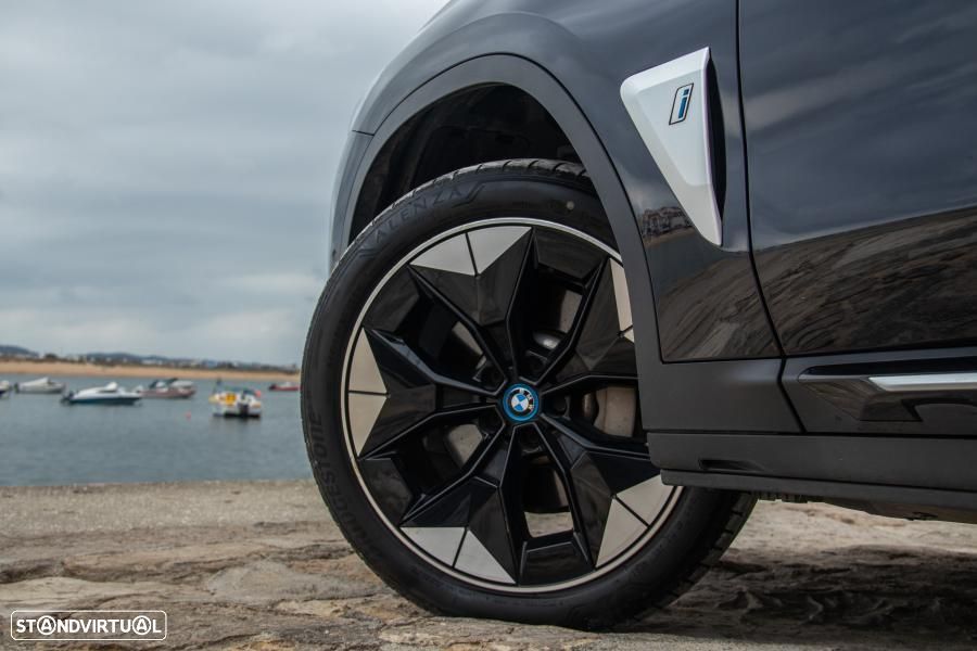 BMW iX3 M Sport Impressive - 18