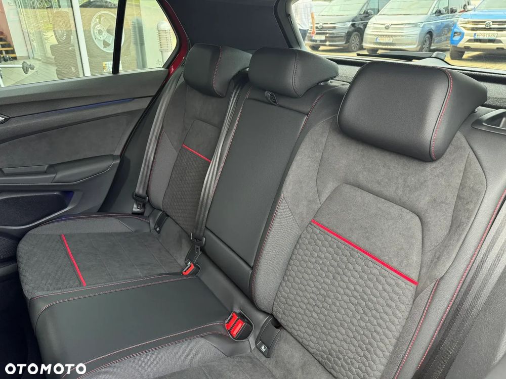 Volkswagen Golf - 16