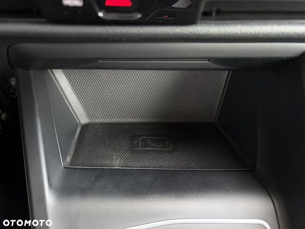 Volkswagen Golf 1.5 eTSI Style DSG - 26