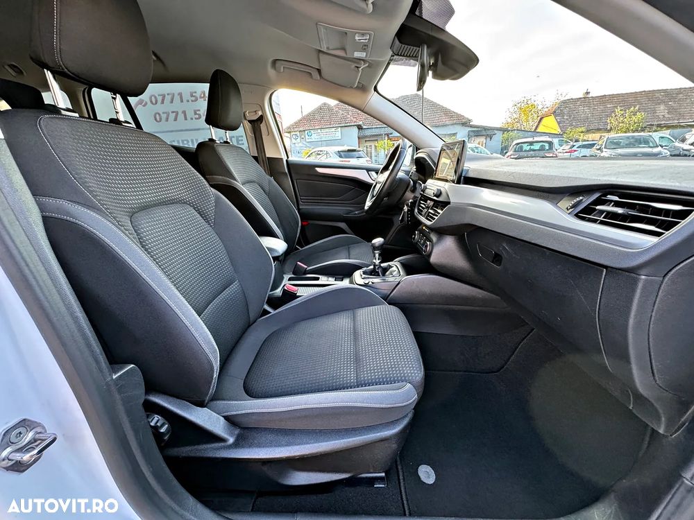 Ford Focus 1.5 EcoBlue Start-Stopp-System COOL&CONNECT DESIGN - 9