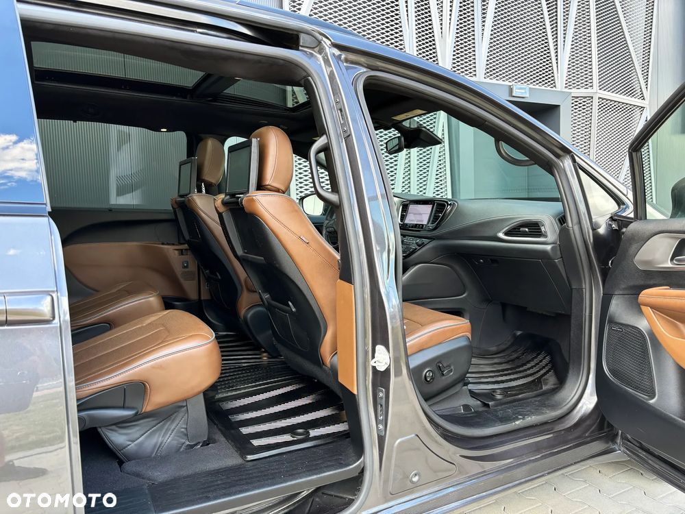 Chrysler Pacifica - 10