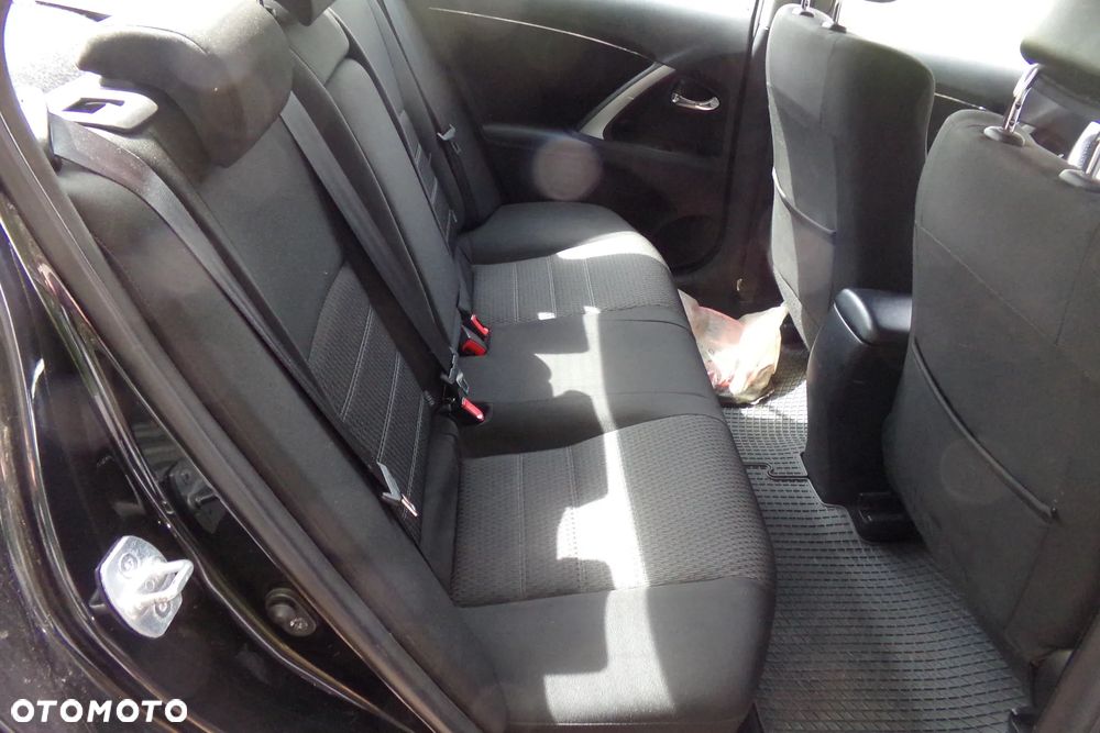 Toyota Avensis 2.0 D-4D Premium - 16
