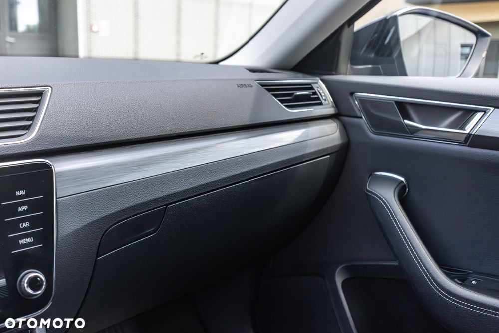 Skoda Superb 2.0 TDI SCR Style DSG - 22