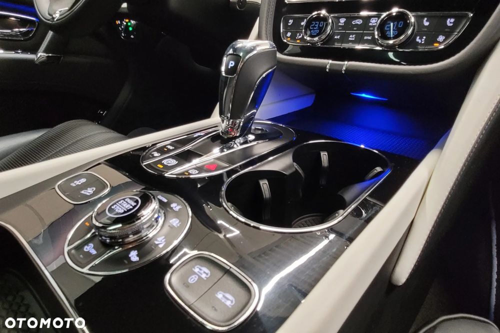 Bentley Bentayga - 17