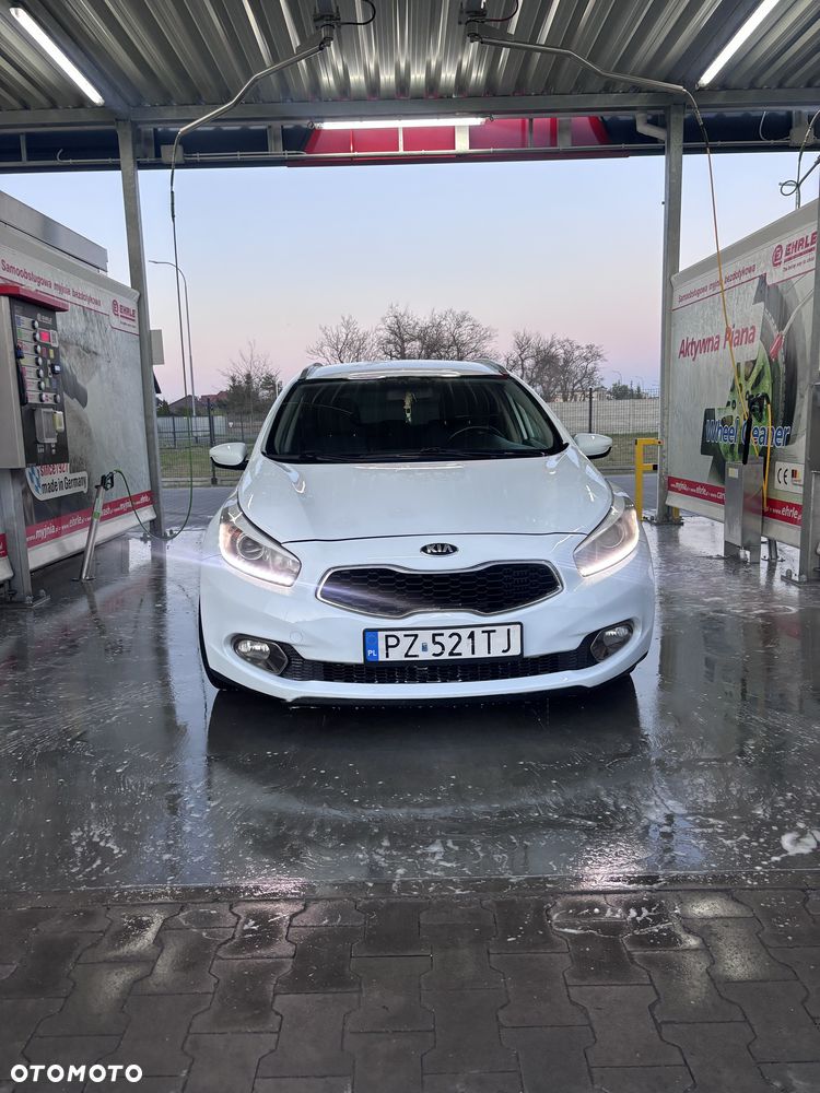 Kia Ceed - 1