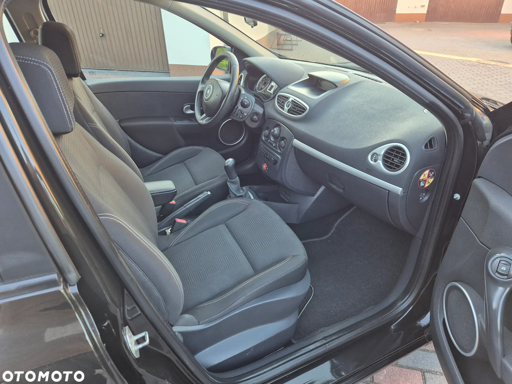Renault Clio 1.2 16V 75 Expression - 20