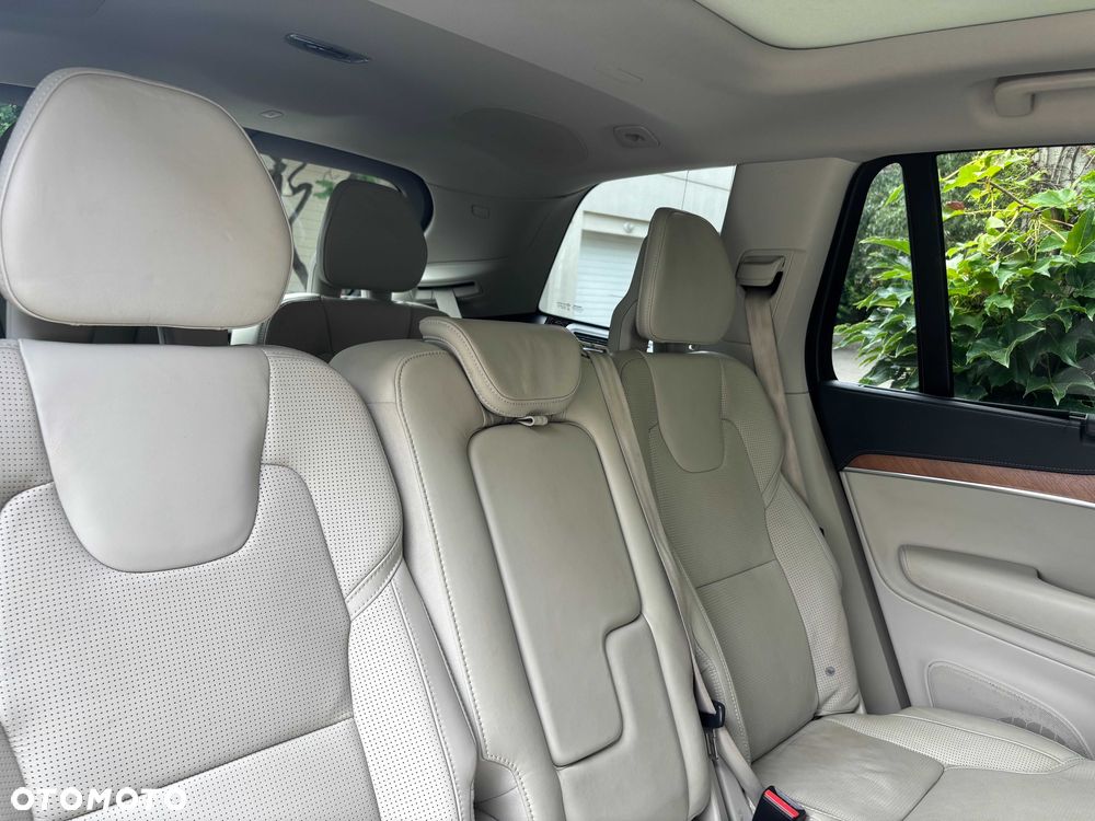 Volvo XC 90 - 8