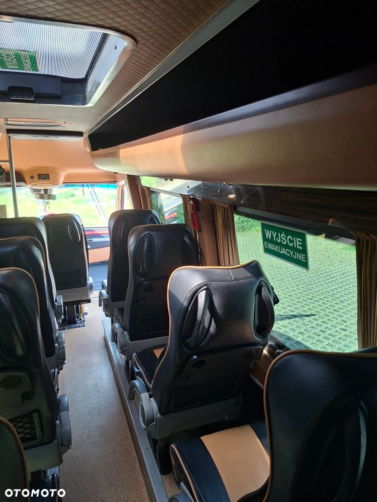 Mercedes-Benz Sprinter - 30