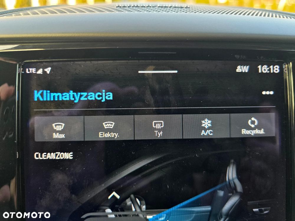 Volvo XC 60 B5 B AWD Momentum Pro - 35