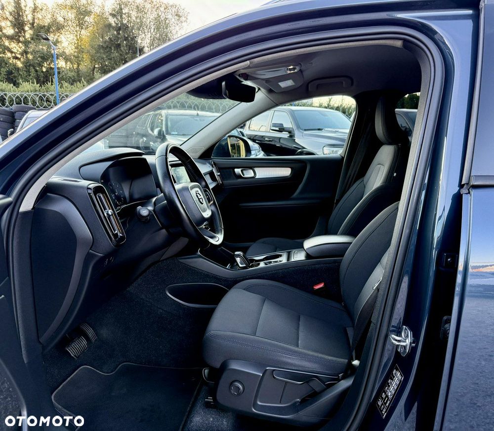 Volvo XC 40 D3 AWD Momentum Pro - 9
