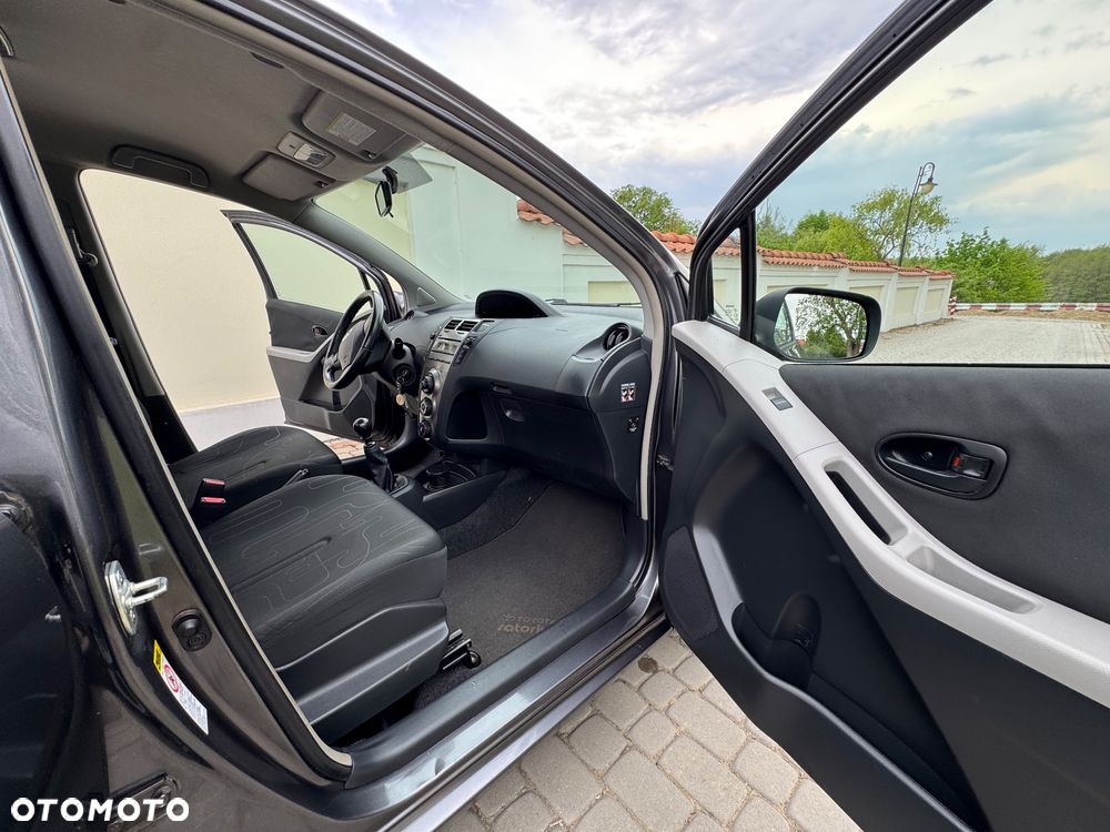 Toyota Yaris - 27
