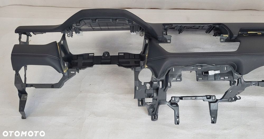 DESKA ROZDZIELCZA KONSOLA TOYOTA RAV4 V 2019- - 2