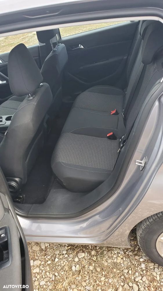 Peugeot 308 1.2 L PureTech Turbo S&S Active - 7