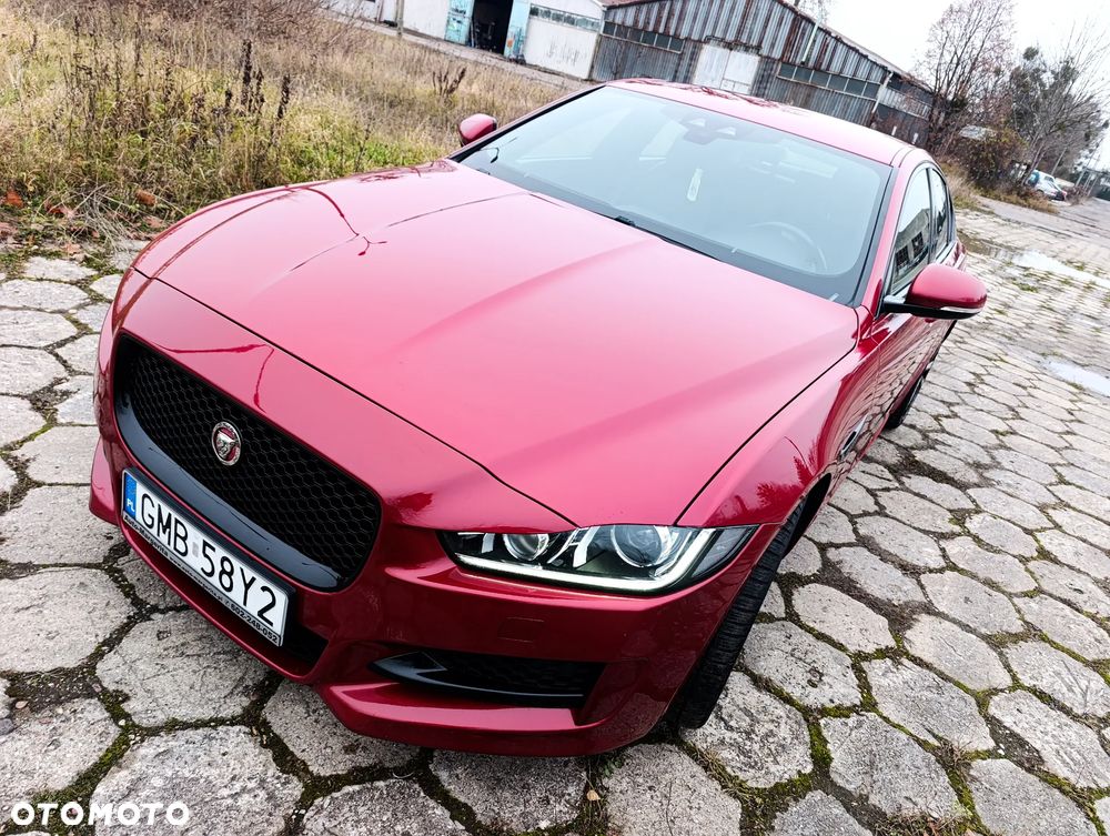 Jaguar XE 20d R-Sport - 4