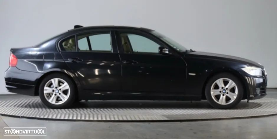 BMW 320 iA Dynamic - 7