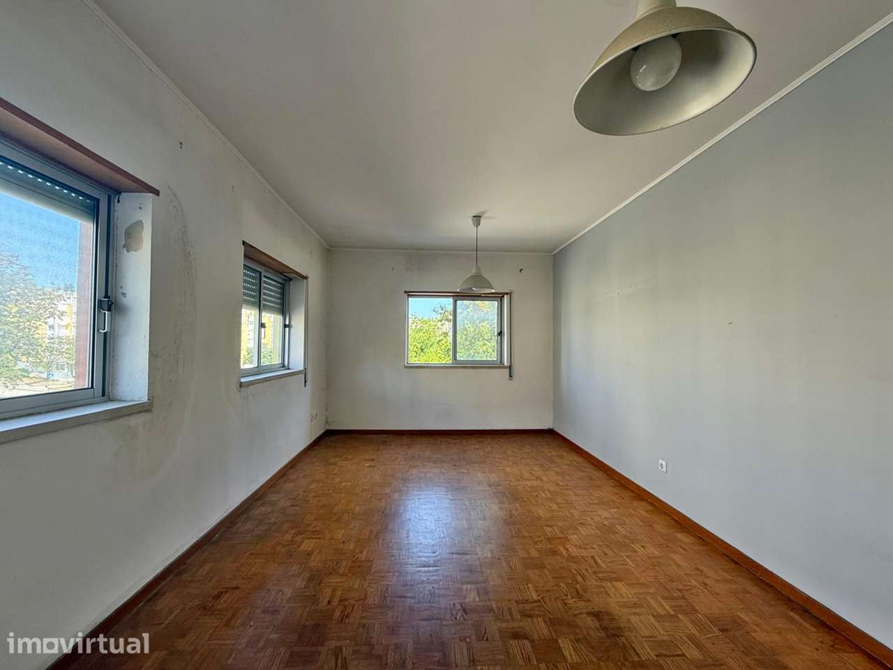 Apartamento T3  prédio com elevador, parqueamento no Monte da Caparica - Grande imagem: 4/37