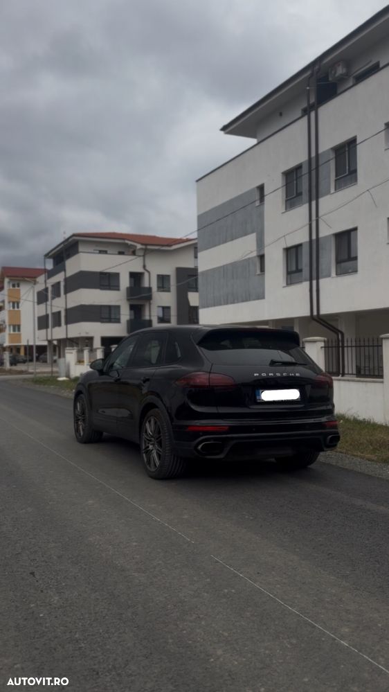 Porsche Cayenne - 4