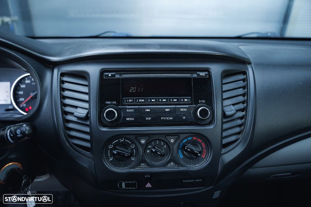 Mitsubishi L200 2.4 DI-D Club Invite 4WD - 28