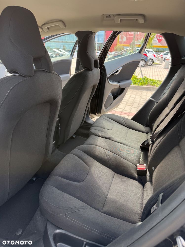 Volvo V40 T2 - 10