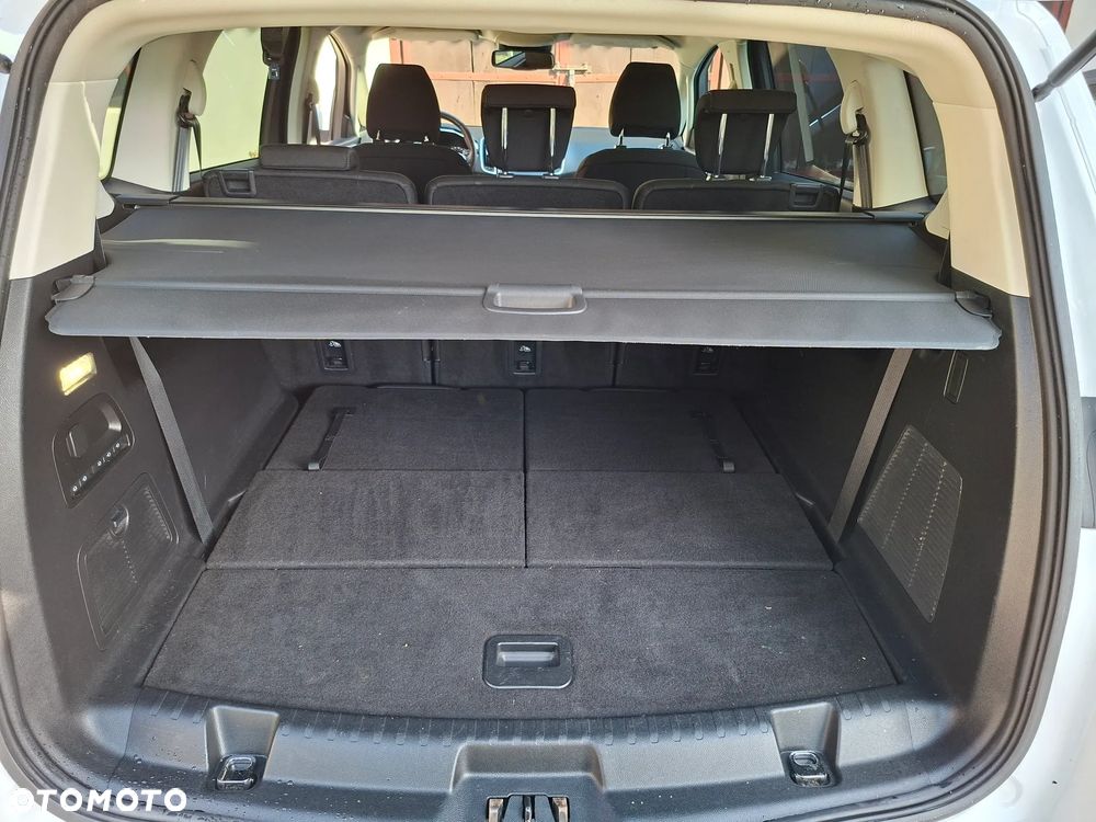 Ford S-Max - 11