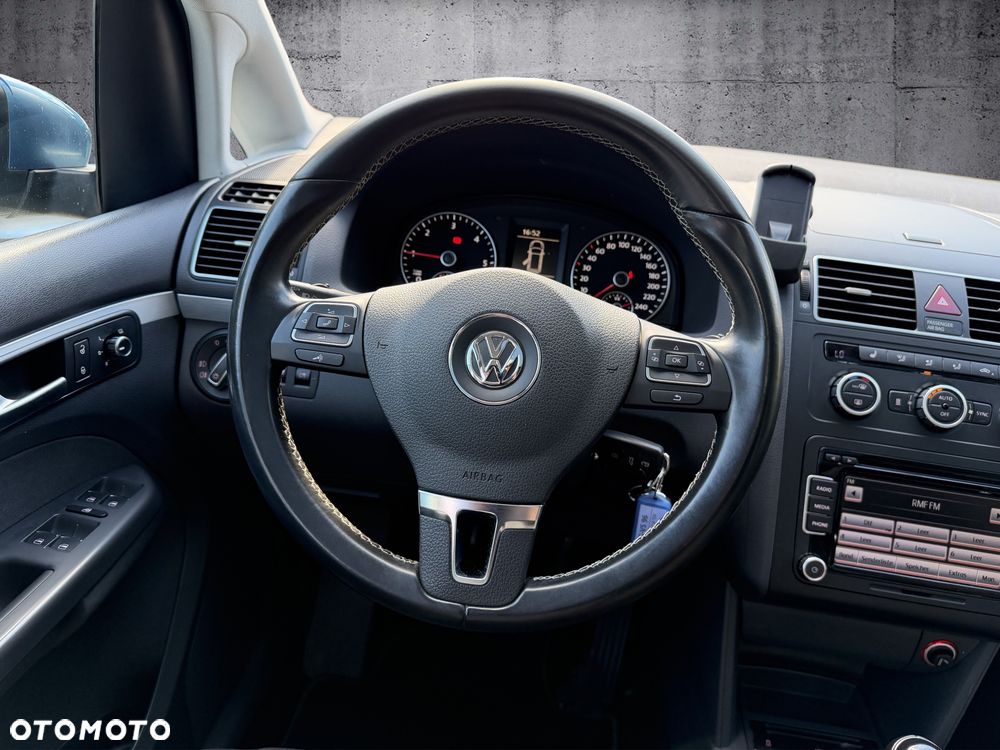 Volkswagen Touran 2.0 TDI DPF BlueMotion Technology Cup - 16