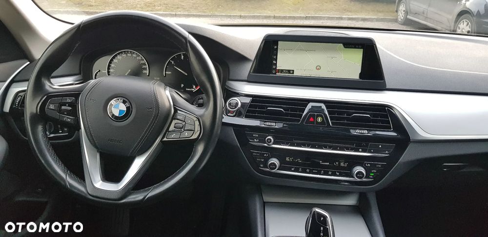 BMW Seria 5 520d M Sport Edition - 17