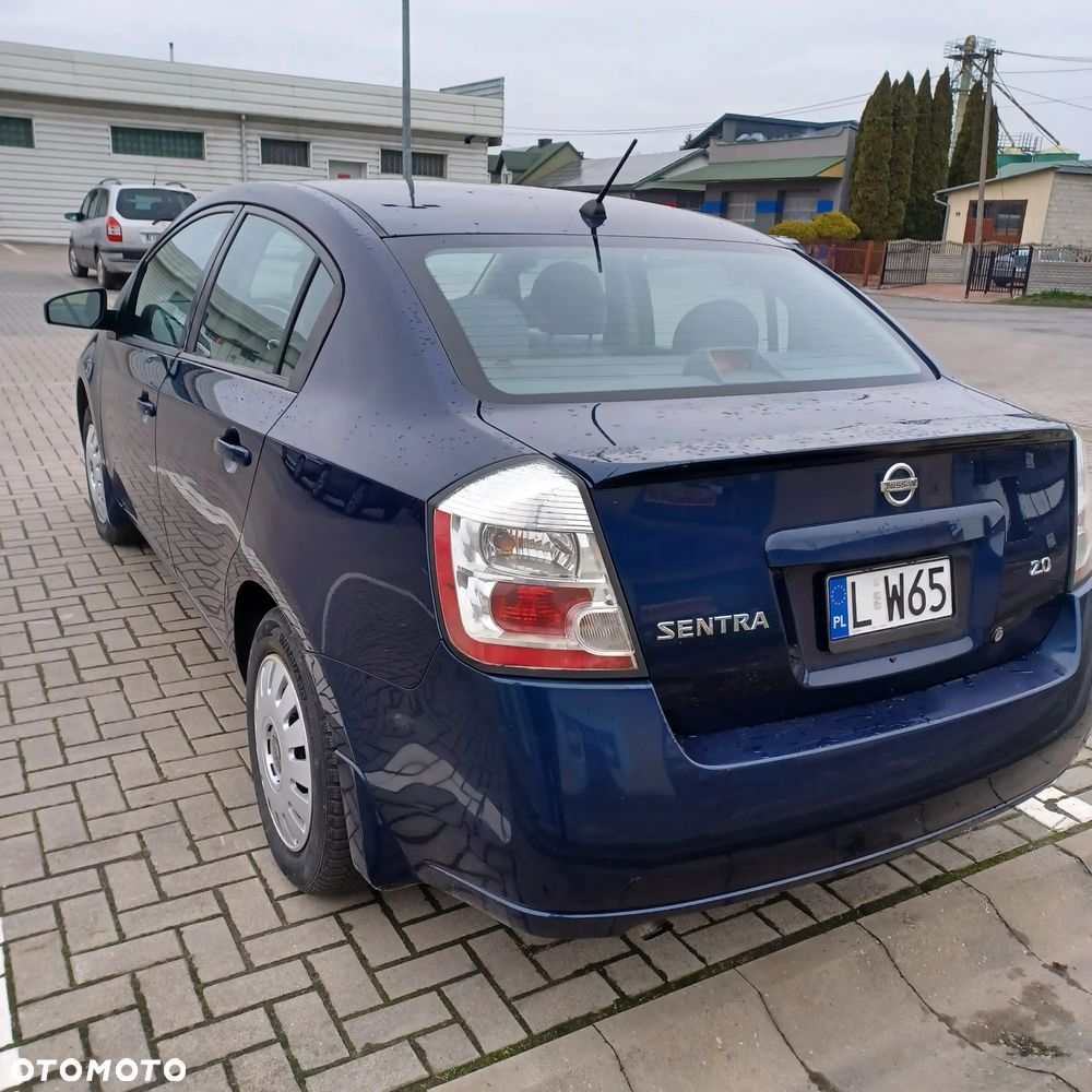 Nissan Sentra - 5