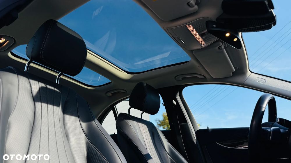 Mercedes-Benz E-Class 2022 photo 3
