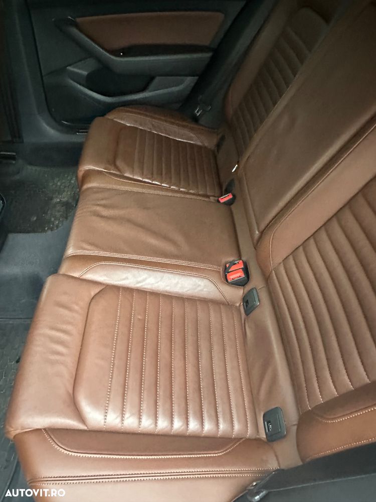 Volkswagen Passat 2.0 TDI DSG Highline - 23