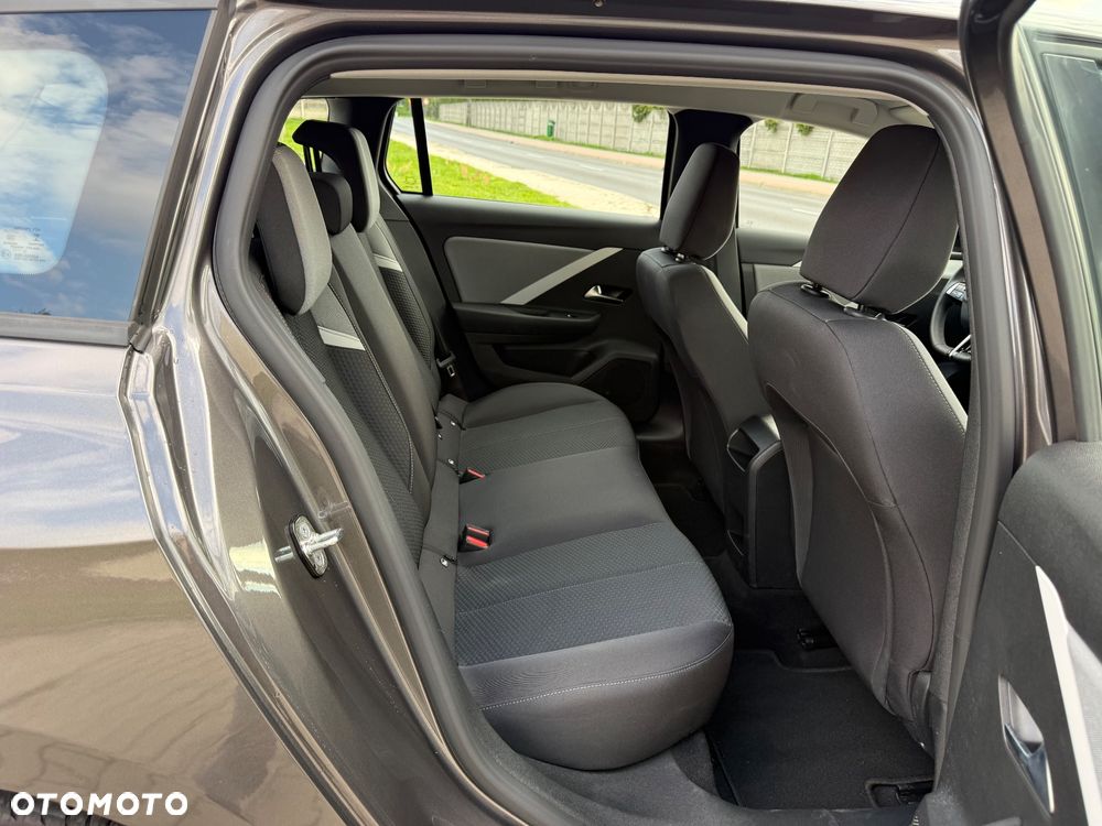 Opel Astra 1.2 Turbo Enjoy - 23