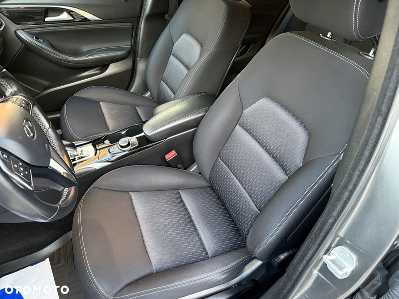 Infiniti Q30 1.6t Premium Tech 7DCT - 12