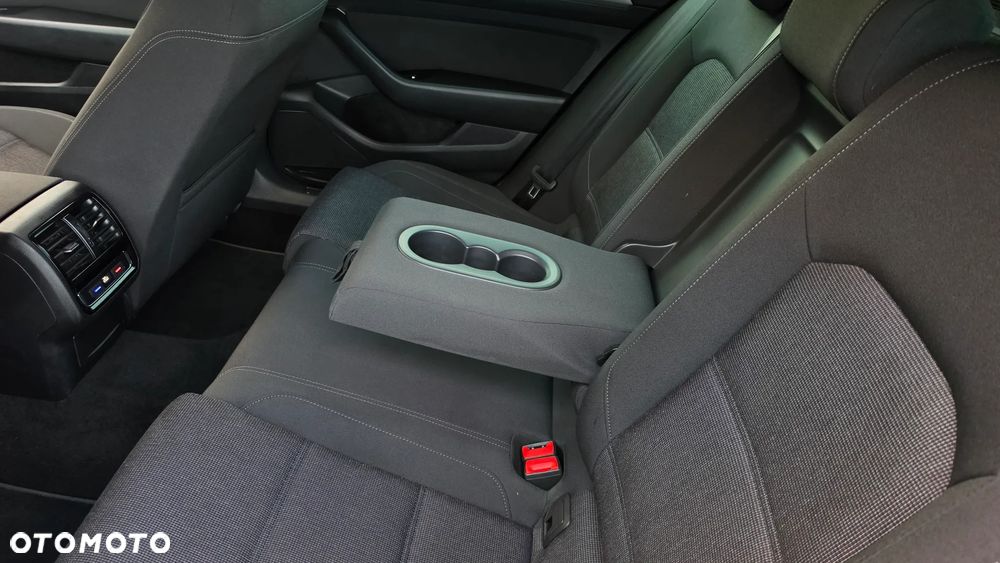 Volkswagen Passat 2.0 TDI (BlueMotion Technology) Trendline - 28
