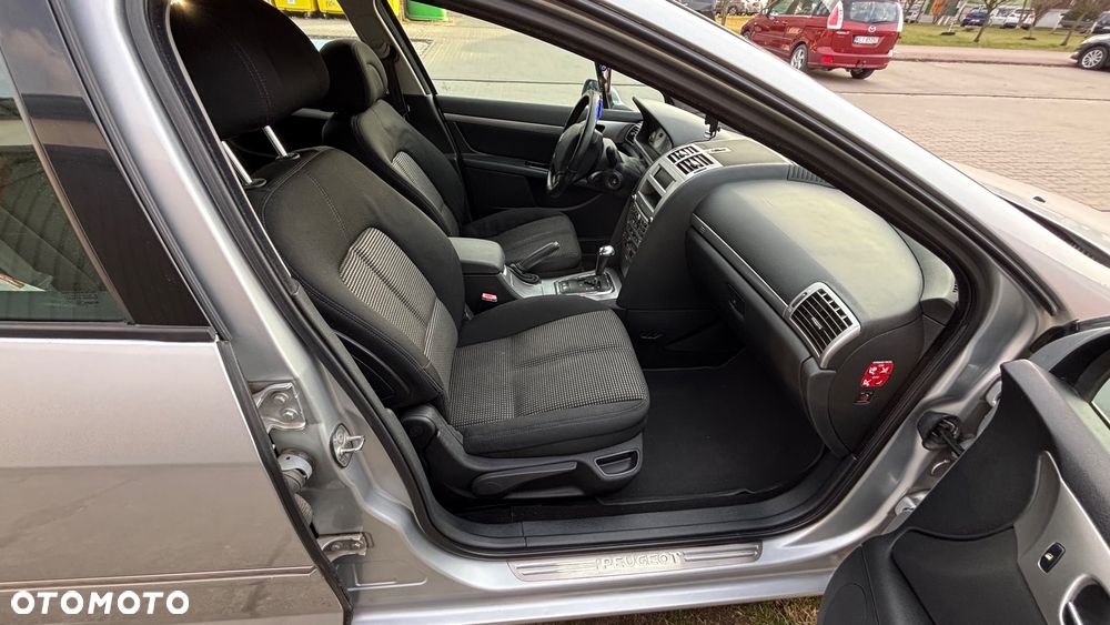 Peugeot 407 - 14