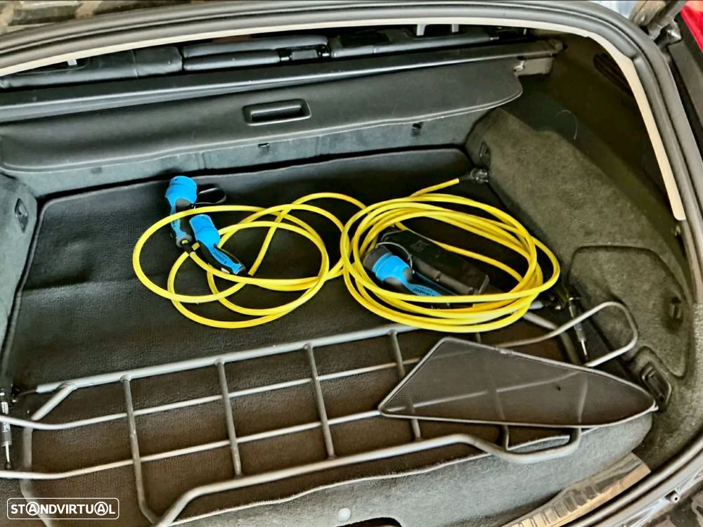 Volvo V60 2.4 D6 R-Design Mom.AWD Phev - 12