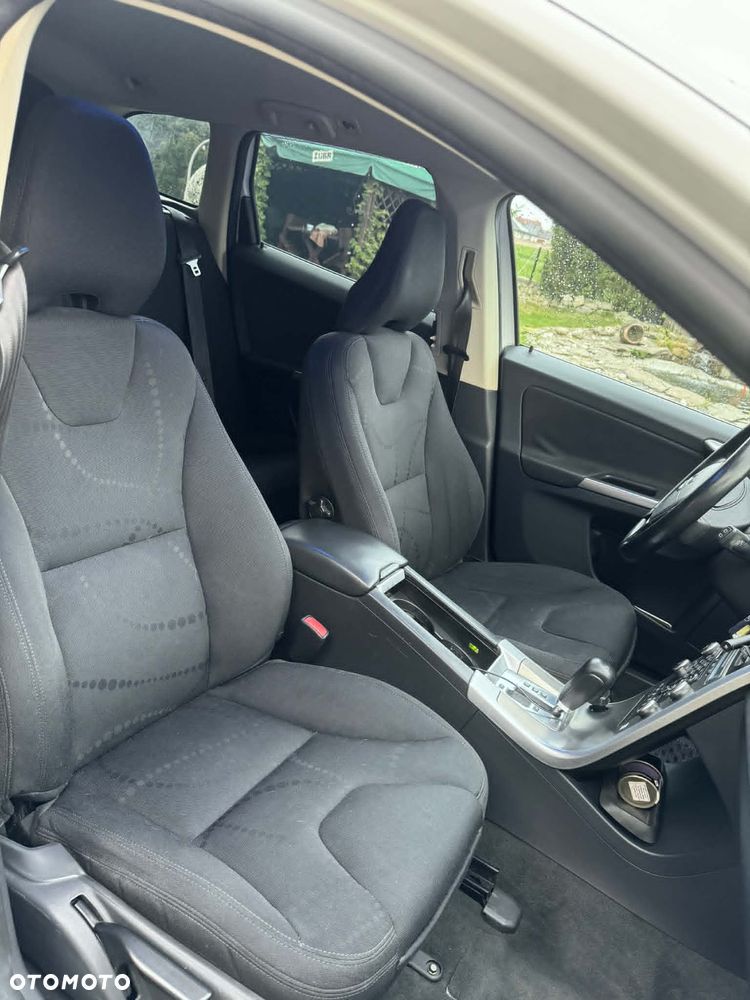 Volvo XC 60 2.4D AWD - 12