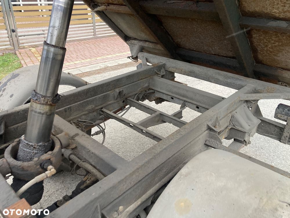 Mercedes-Benz 410 - 12