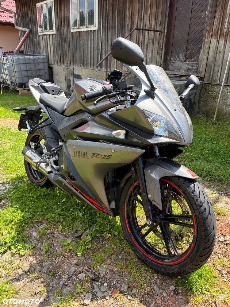 Yamaha YZF - 4