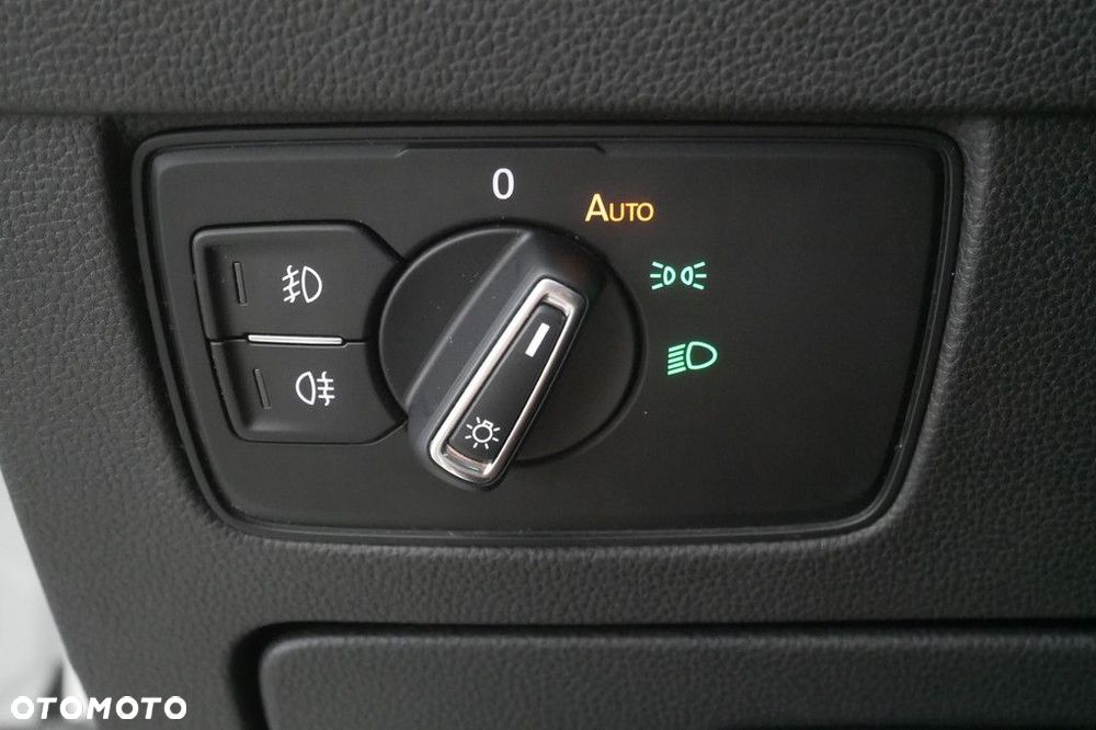 Volkswagen Passat 1.5 TSI EVO Elegance DSG - 32