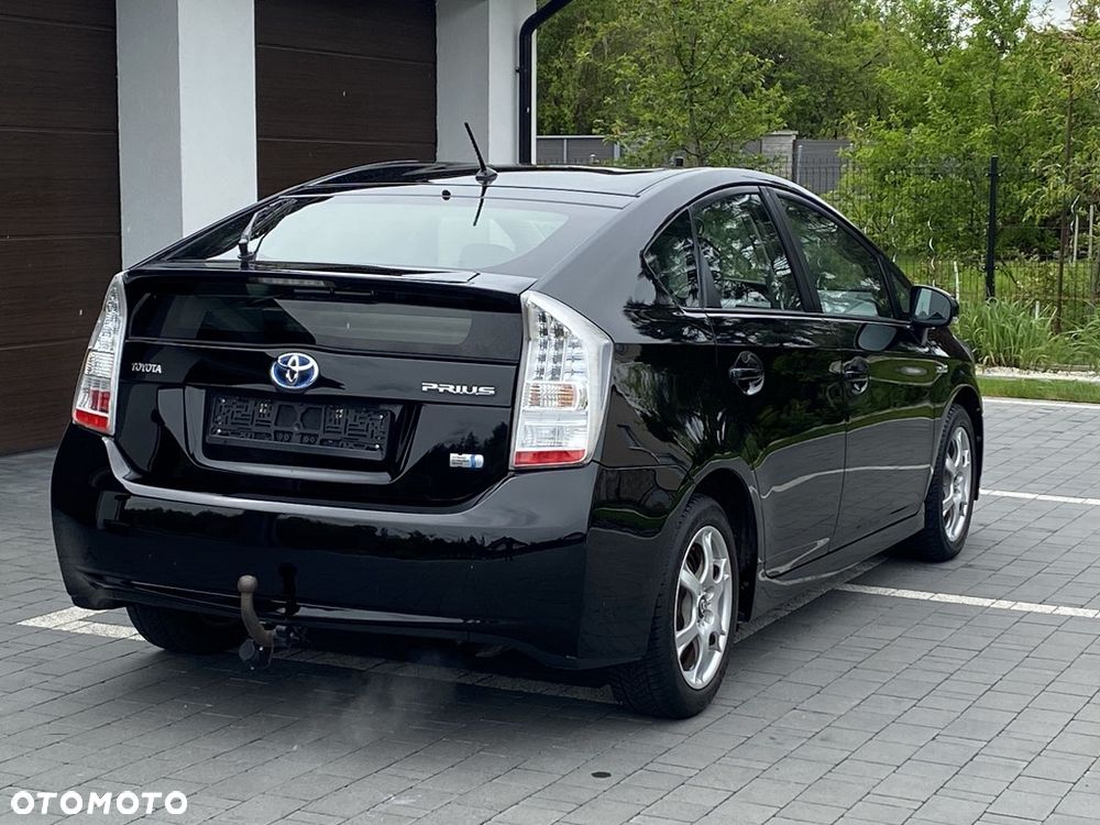 Toyota Prius (Hybrid) - 7
