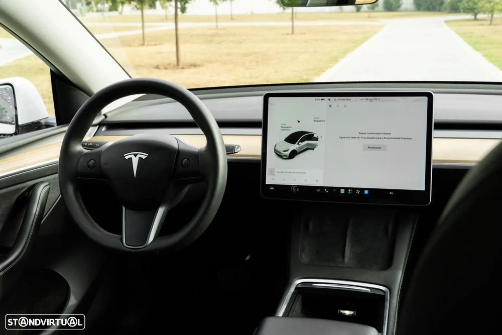 Tesla Model Y Long Range Dual Motor AWD - 12