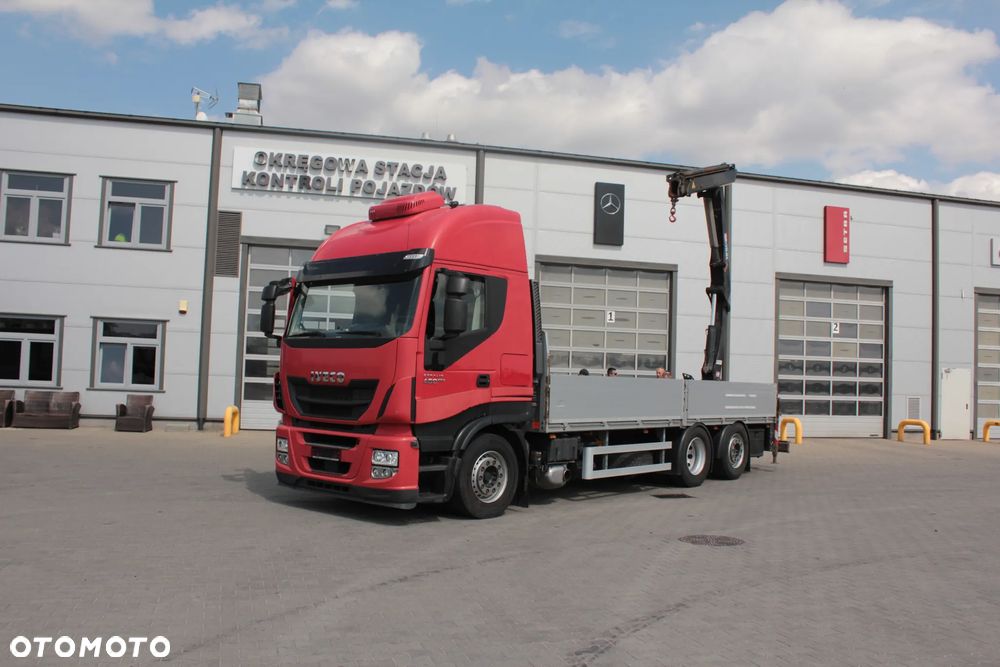 Iveco 460 side construcion with Crane
