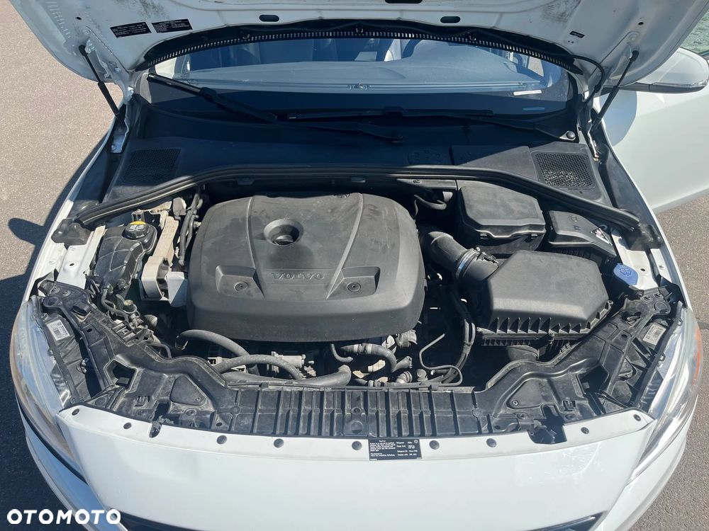 Volvo S60 T5 Drive-E Dynamic Edition (Kinetic) - 17