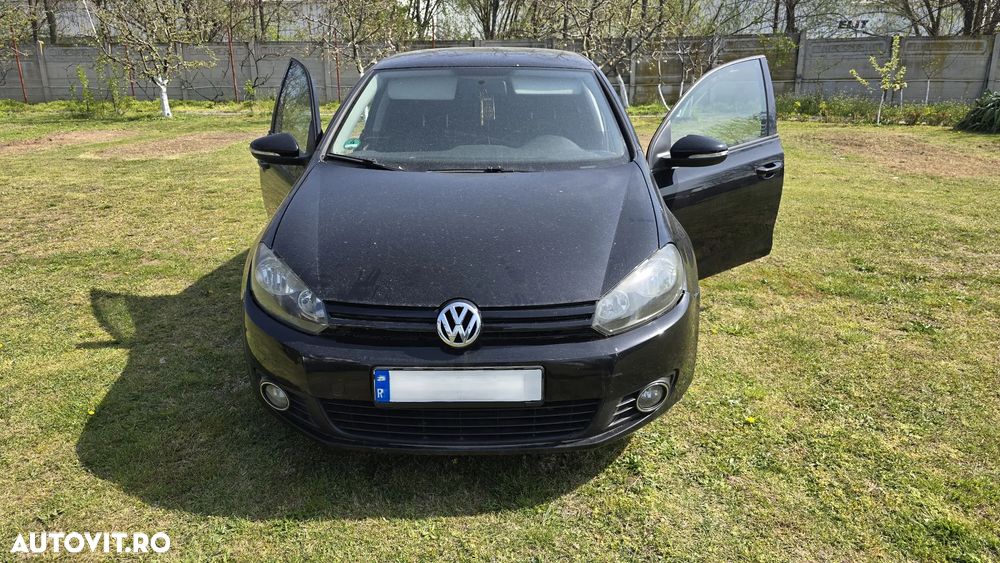 Volkswagen Golf - 1