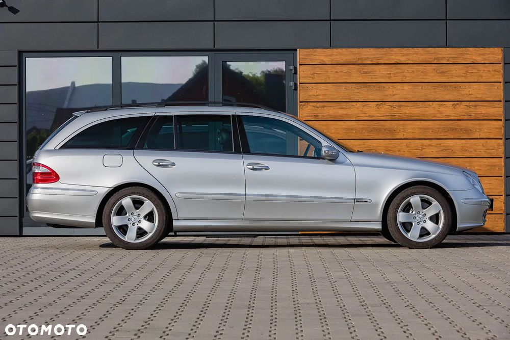 Mercedes-Benz Klasa E 500 4-Matic T Avantgarde - 4