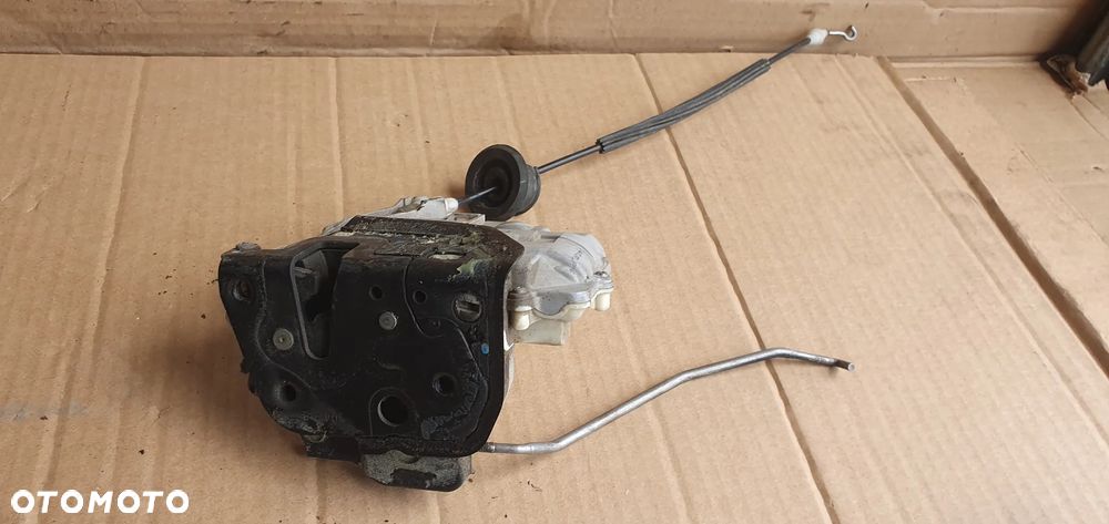 Zamek drzwi prawy przód przedni prawy Audi A8 D3 4E1837016 - 1